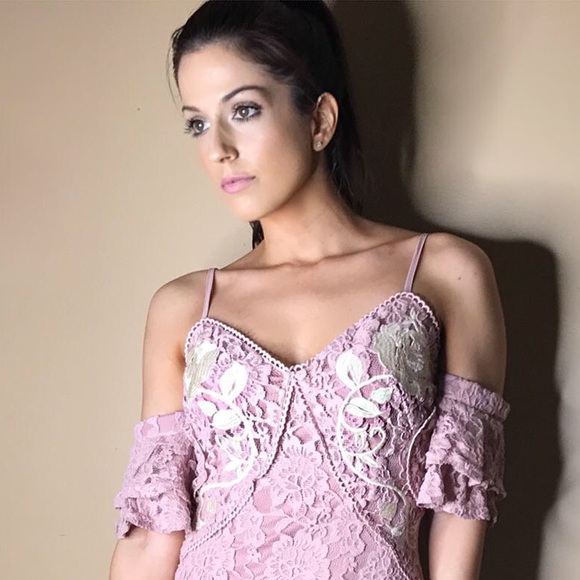 lace wedding guest dress - Picture 5 of 8